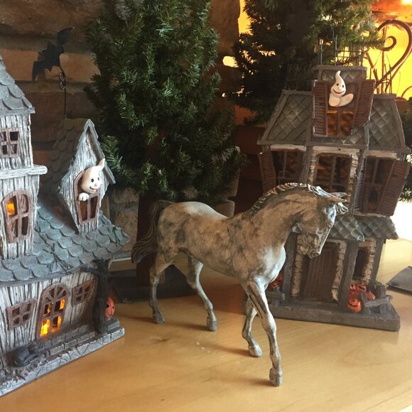 RARE/MINT Breyer Retired Limited Edition Halloween Horse Series: 2004 “Cryptic” - Picture 10 of 16